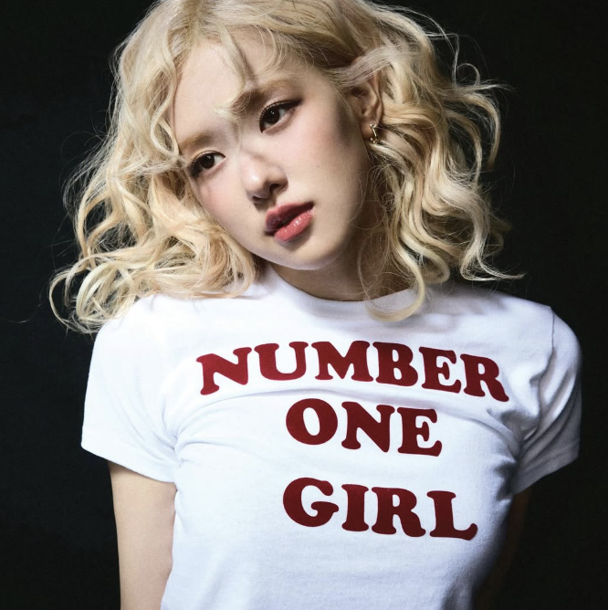 演唱會穿搭可考慮配搭偶像周邊單品（圖片來源：IG@roses_are_rosie)